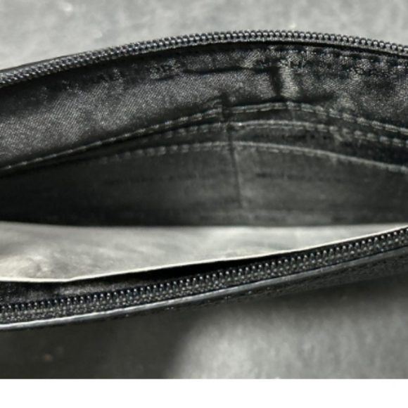 🐾Michael Kors Black Leather Wristlet/wallet - Picture 5 of 9